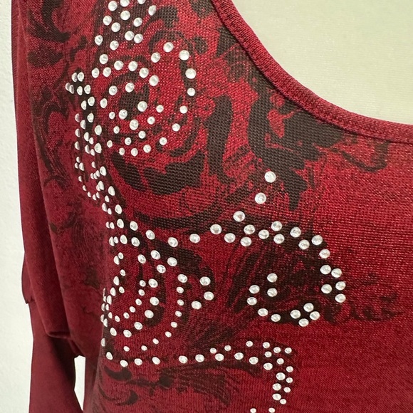 Buff Red Knit Fabric Cold Shoulder Blouse - Picture 4 of 8